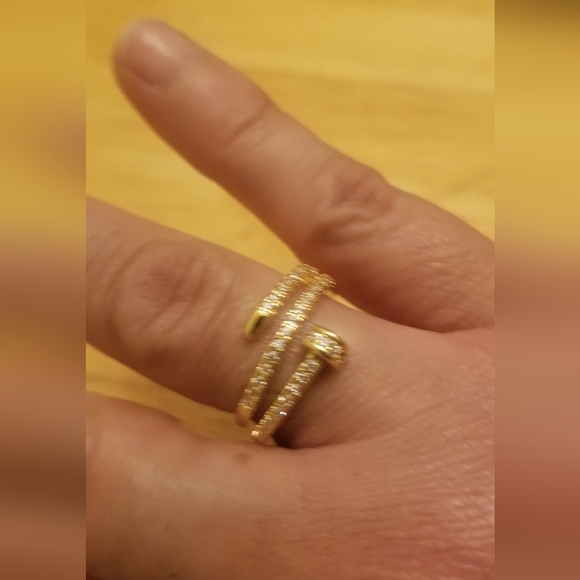 14 kt gold plated ring with shiny cubic zirconia. - Picture 4 of 4